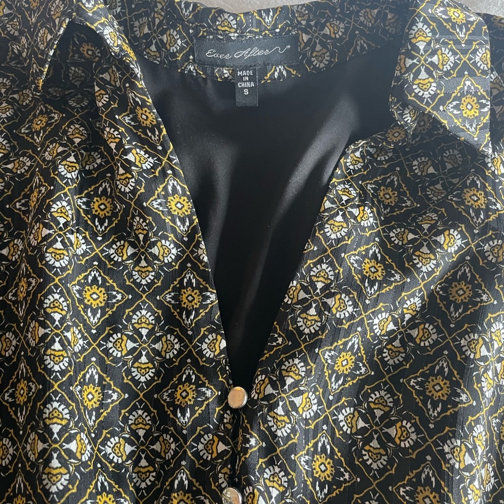 Smocked Waist Long-Sleeve Black & Gold Patterned Dress - Picture 3 of 5
